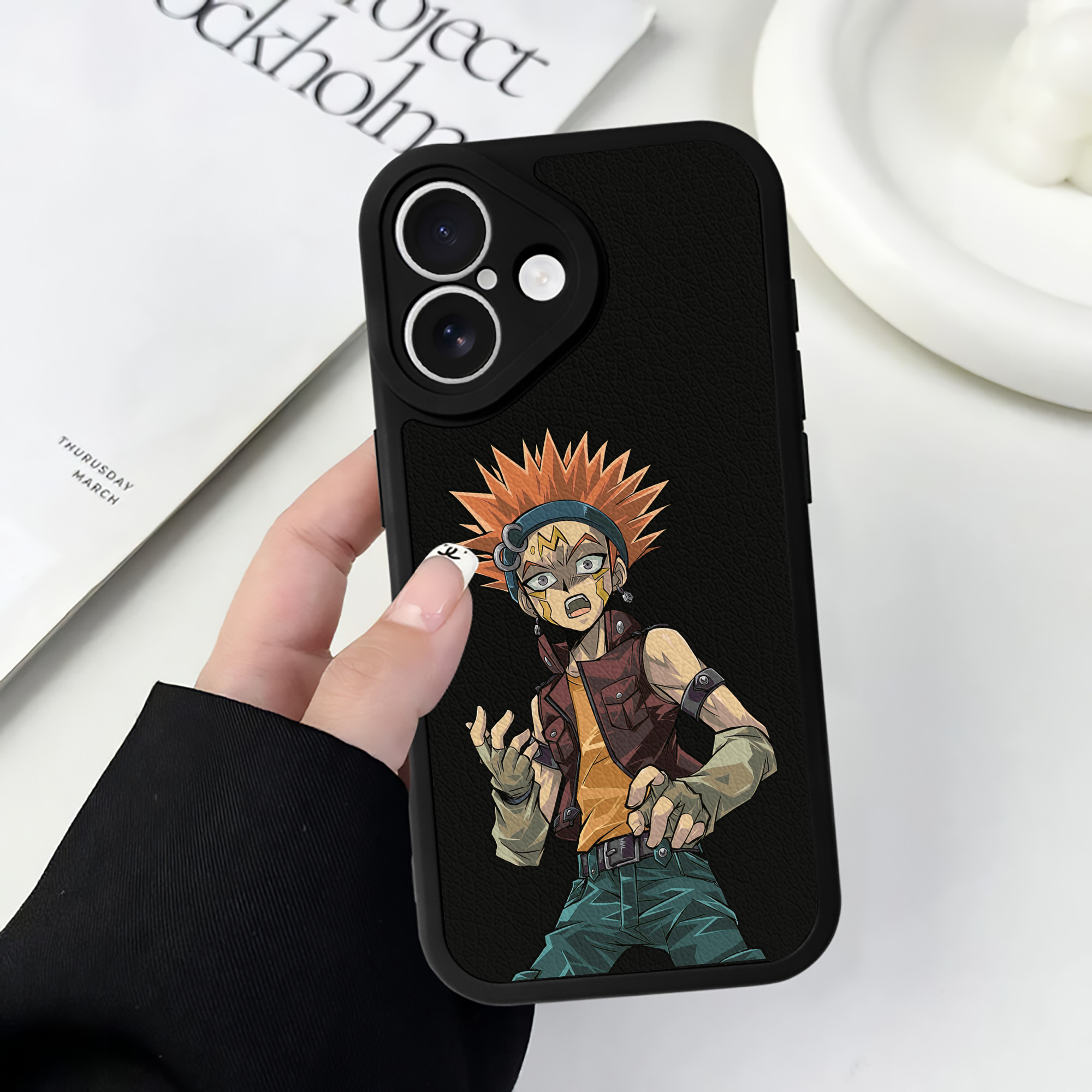 （画像用） 遊☆戯☆王 Yu-Gi-Oh! 【iPhone 16シリーズ対応】シリコンスマホケース（レザー調） 材質：シリコン